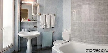 Legendre 2* Paris