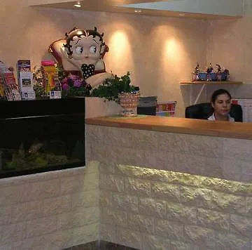 勒杰德尔酒店 2*